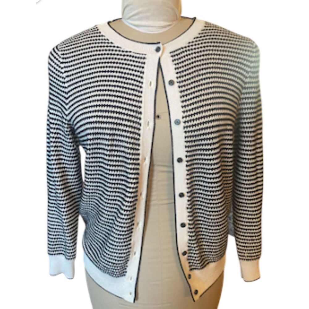 Ann Taylor “ The Ann Cardigan” Textured Knit Sz. M - Picture 4 of 13